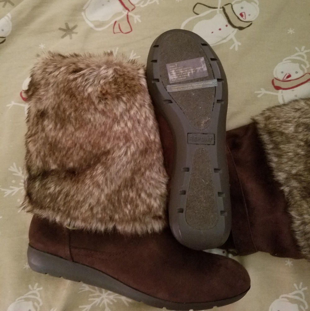 Reports boots size 7